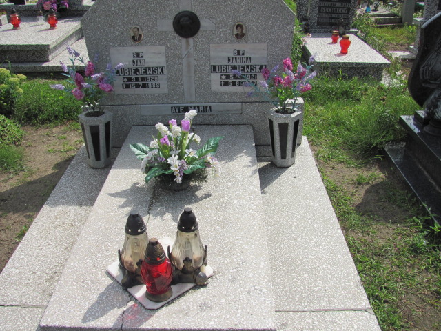 Grób Janusz Olszewski