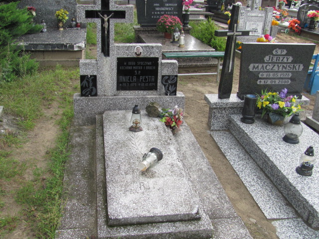 Grób Aniela Pesta