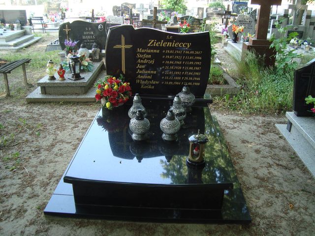 Grób Julianna Zieleniecka
